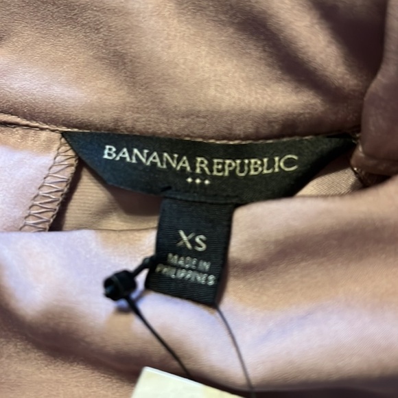 NWT Banana Republic Factory Lilac Blouse button neck tie cuffs size XS - Picture 6 of 6